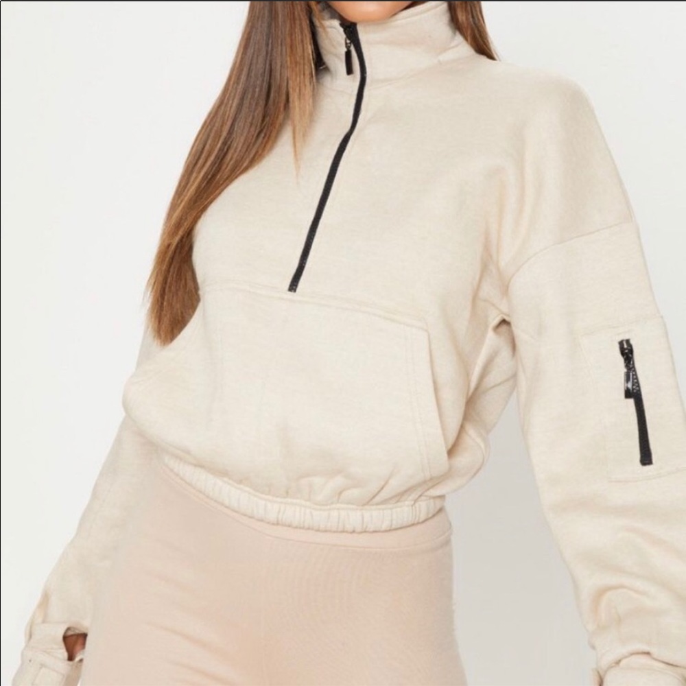 Pretty little thing pull over